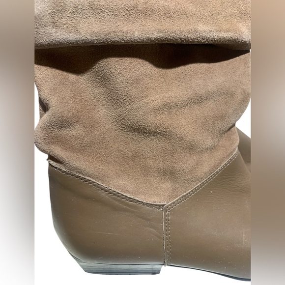 Tarantino’s Genuine Leather/Suede Taupe Low Heel Slouch Boots Women's Size 7.5 - Picture 3 of 9